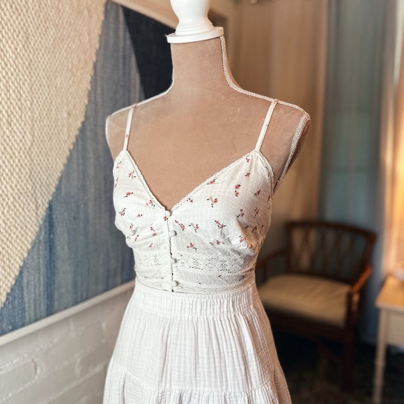Aeropostale Tops - NWT Aeropostale White Floral CottageCore Bralette